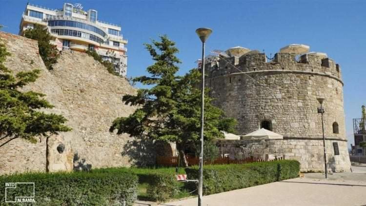 Mediterranean Sea Apartment City Center Durres Bagian luar foto